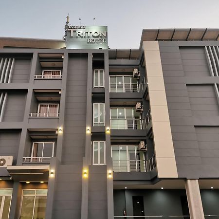 Triton Hotel Nakhonratchasima โรงแรมไททัน מראה חיצוני תמונה