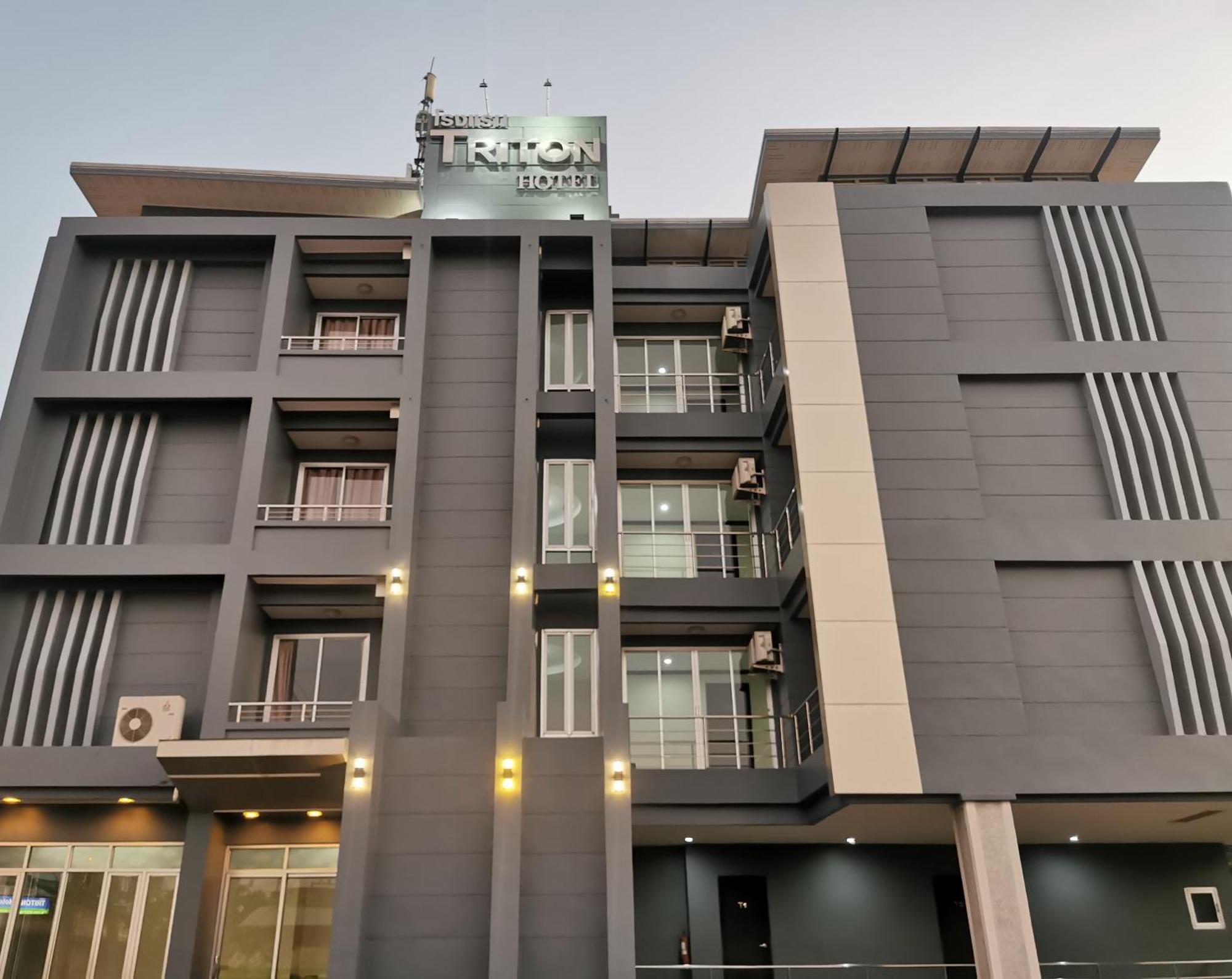 Triton Hotel Nakhonratchasima โรงแรมไททัน מראה חיצוני תמונה