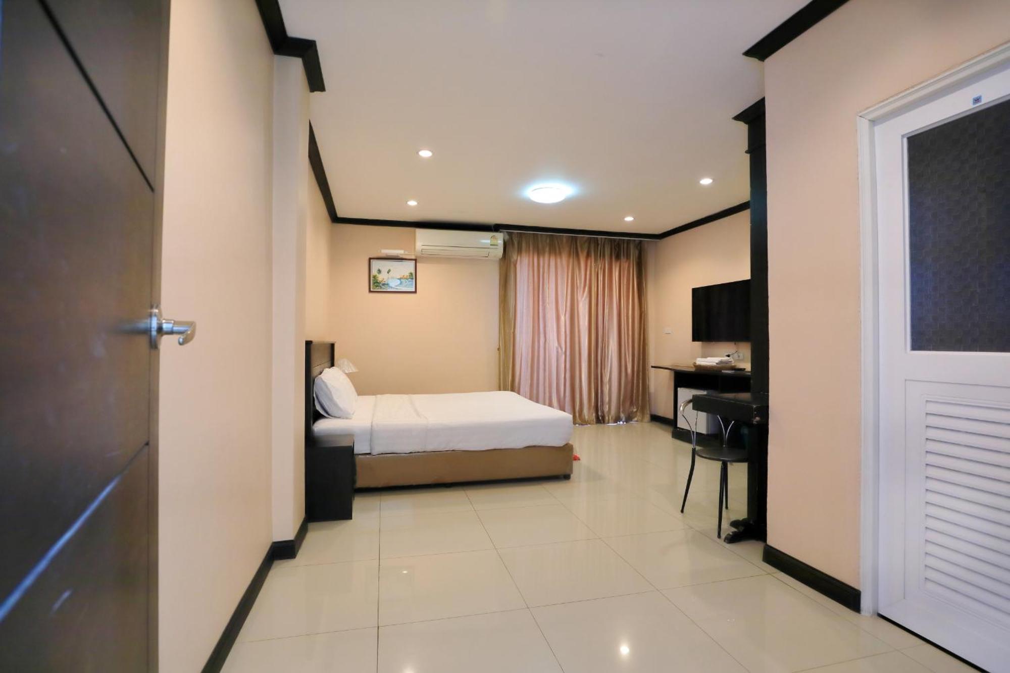 Triton Hotel Nakhonratchasima โรงแรมไททัน מראה חיצוני תמונה