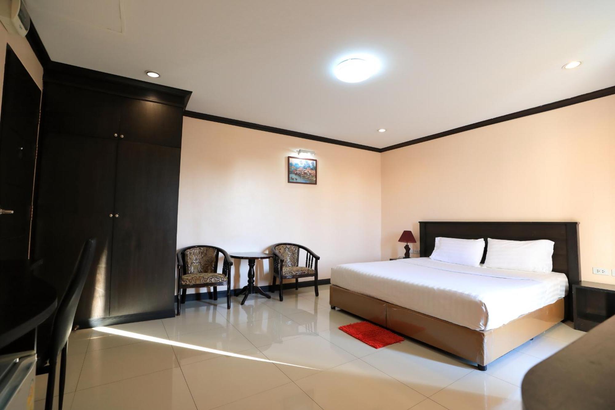 Triton Hotel Nakhonratchasima โรงแรมไททัน מראה חיצוני תמונה
