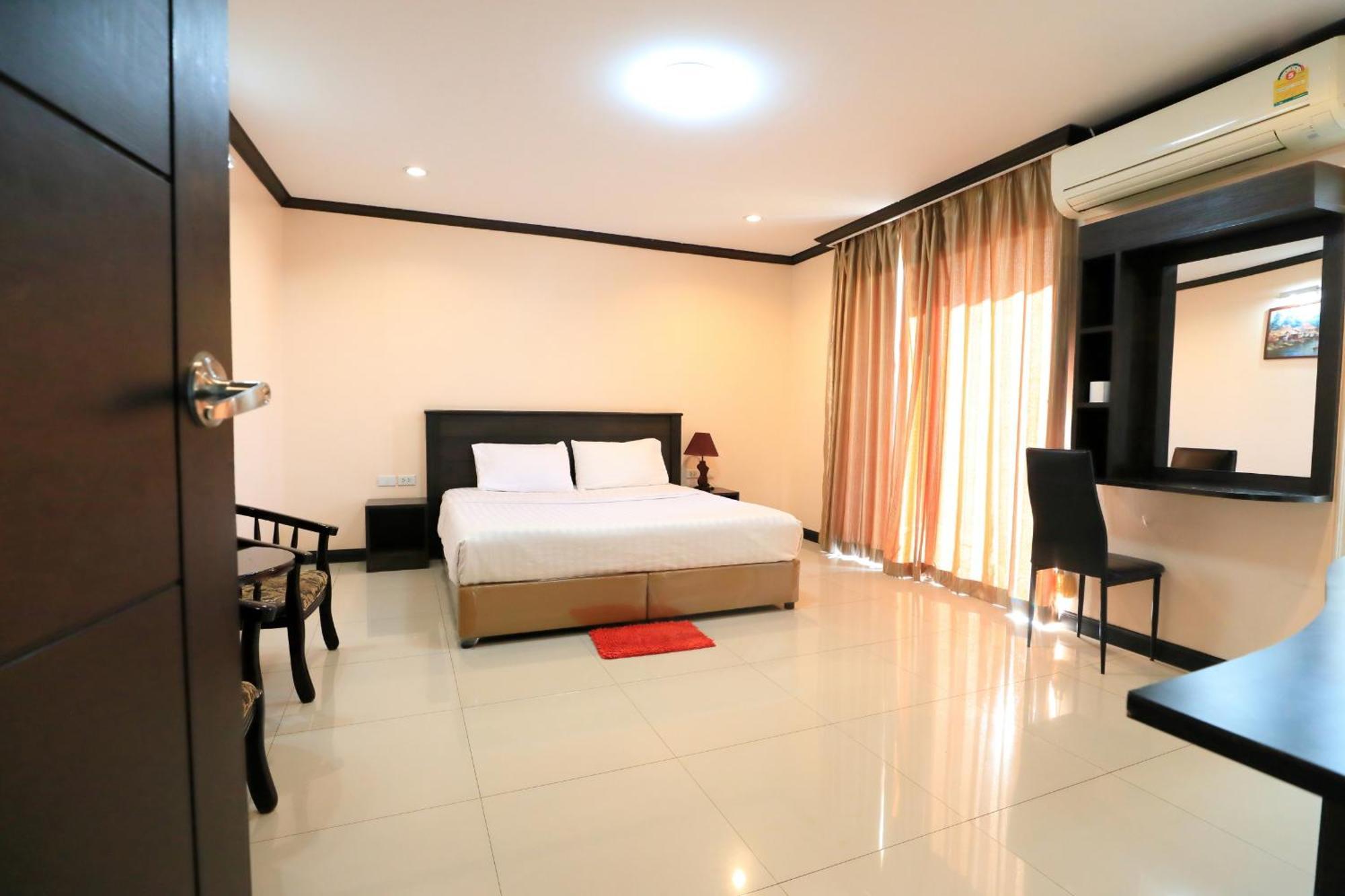 Triton Hotel Nakhonratchasima โรงแรมไททัน מראה חיצוני תמונה