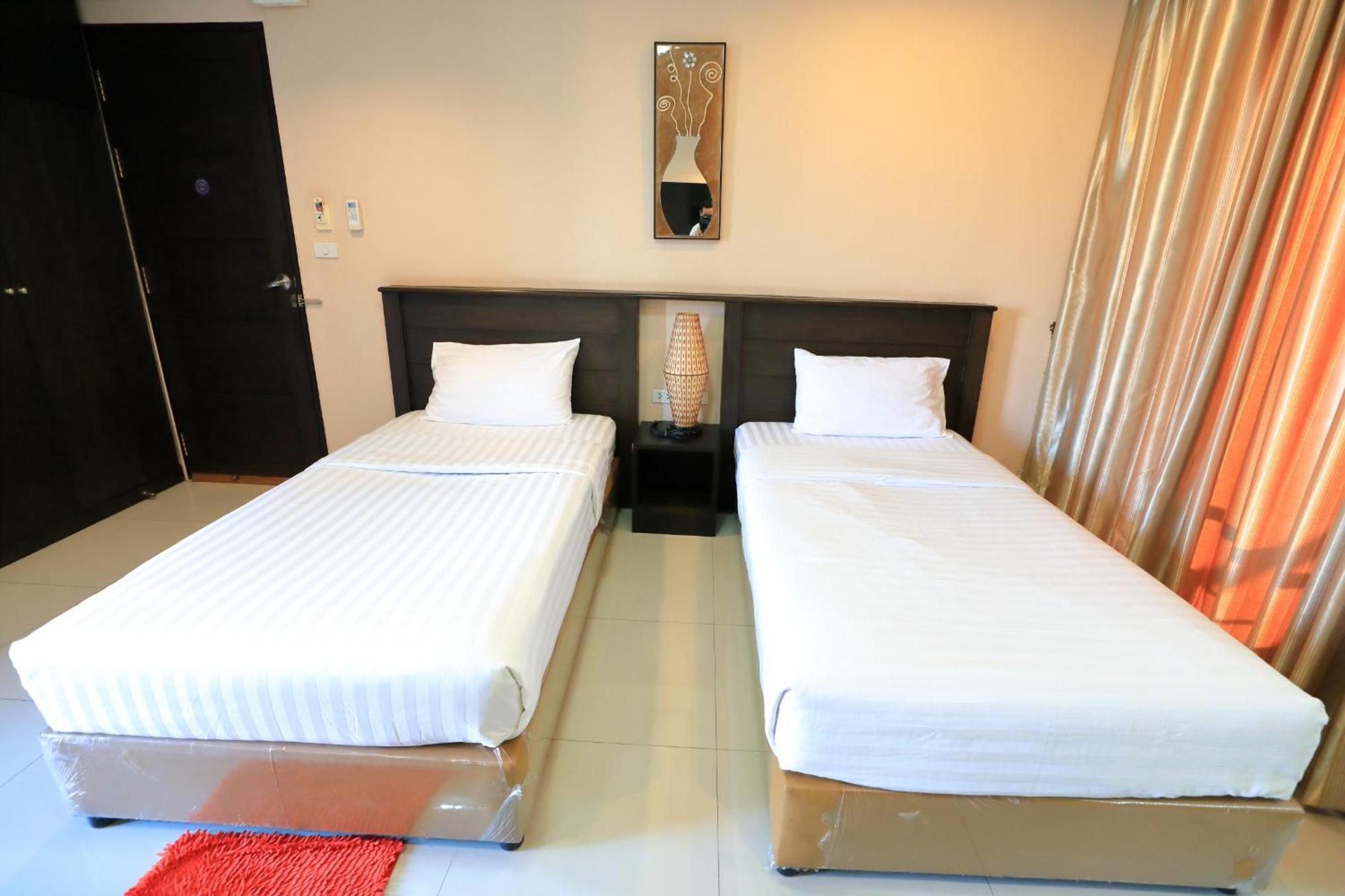 Triton Hotel Nakhonratchasima โรงแรมไททัน מראה חיצוני תמונה