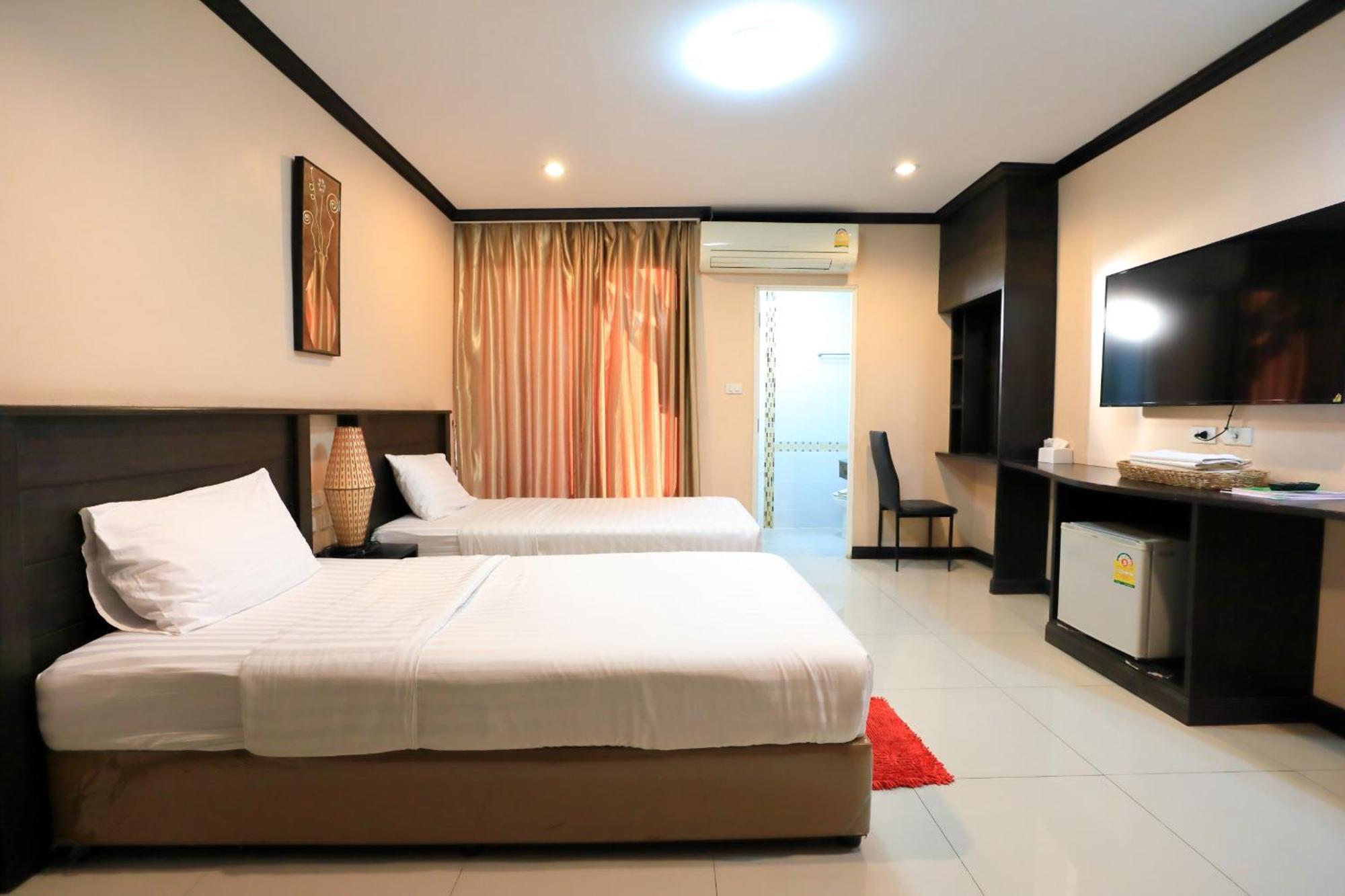 Triton Hotel Nakhonratchasima โรงแรมไททัน מראה חיצוני תמונה