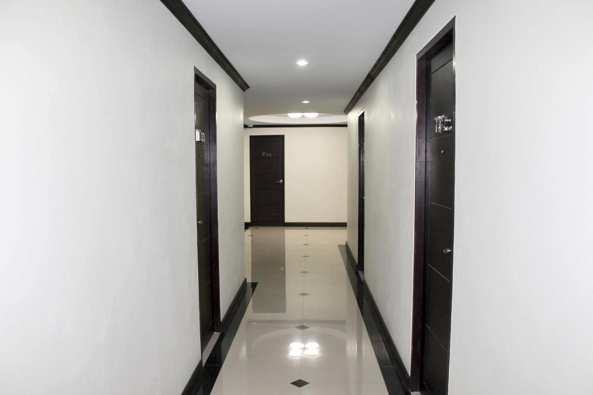 Triton Hotel Nakhonratchasima โรงแรมไททัน מראה חיצוני תמונה